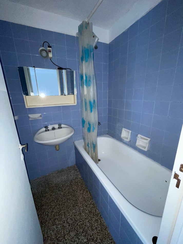 MONOAMBIENTE SARMIENTO 1247 - 5o PISO