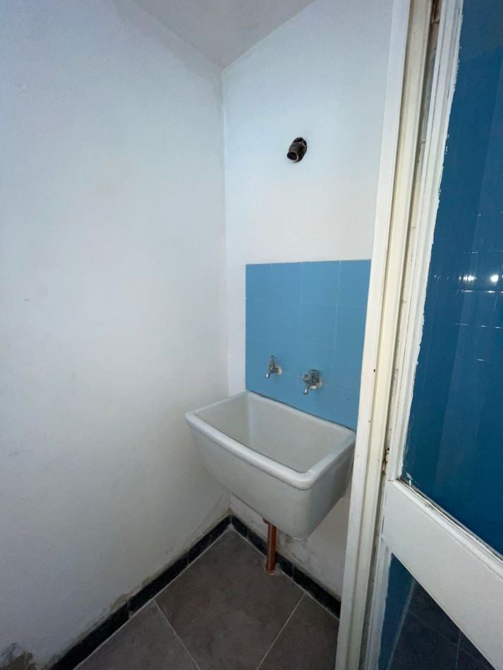 MONOAMBIENTE SARMIENTO 1247 - 5o PISO