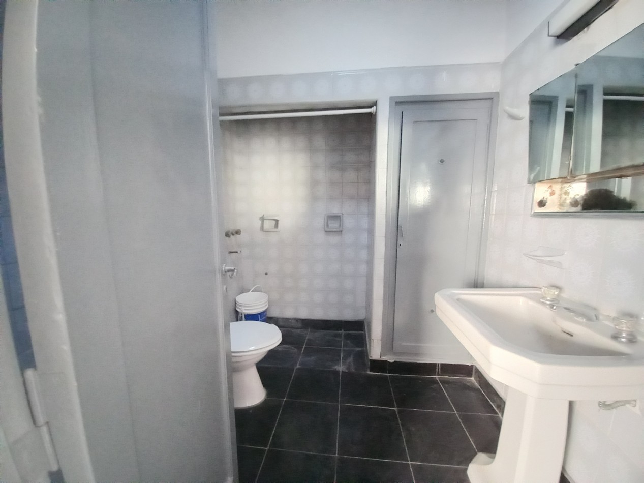 Casa con Local en zona comercial Zona Norte