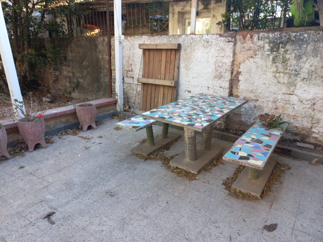 Casa con Local en zona comercial Zona Norte