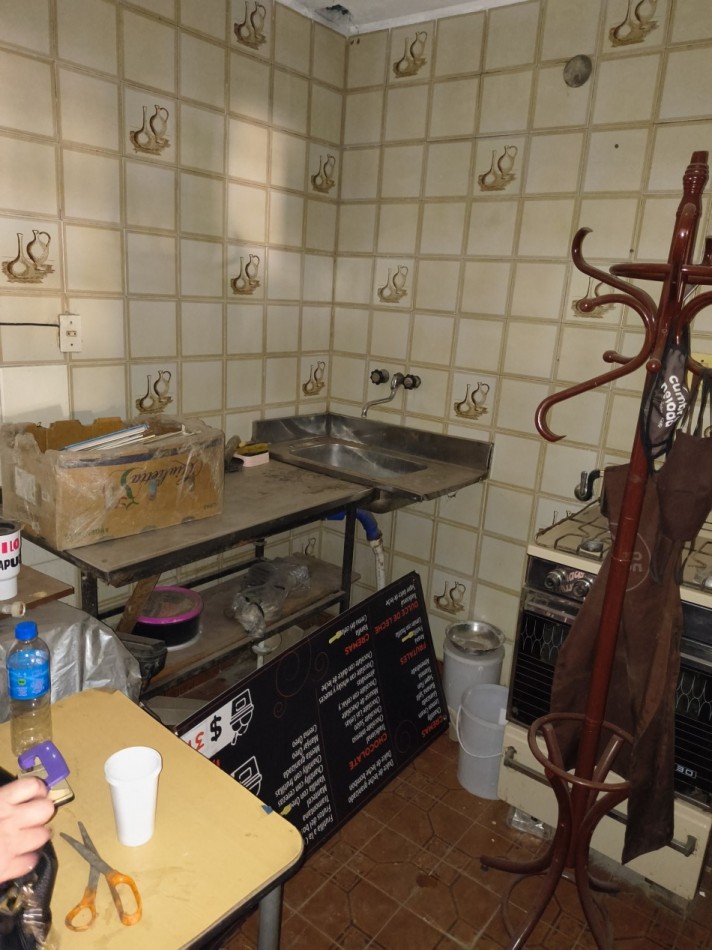 TERRENO APTO PB Y 4 PISOS ZONA PEATONAL. CON CONSTRUCCION UTILIZABLE