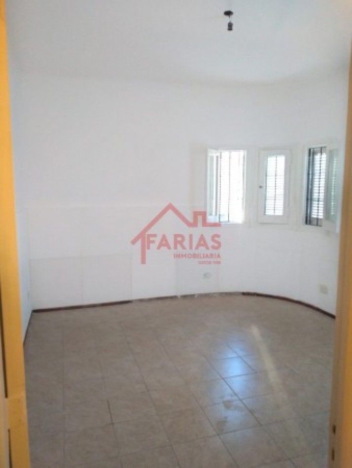Casa en Granadero Baigorria lado rio, acepto depto 1 o 2 dormitorios parte pago